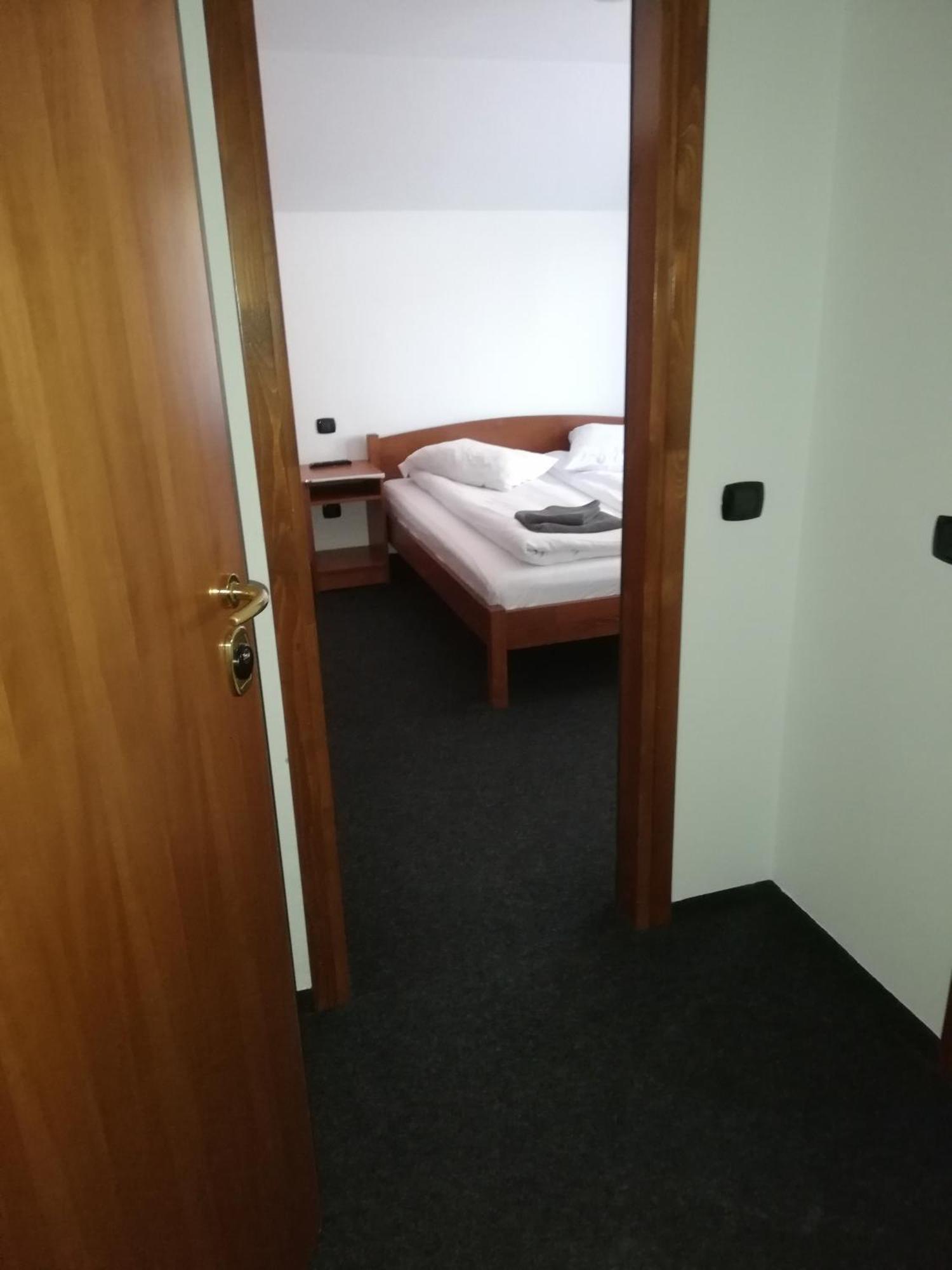 Hotel Cabana Cascada Cailor Borşa Habitación foto